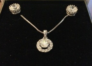 Cate & Chloe VIP Box Necklace & Earring Review Cate & Chloe VIP Box Necklace & Earring Review