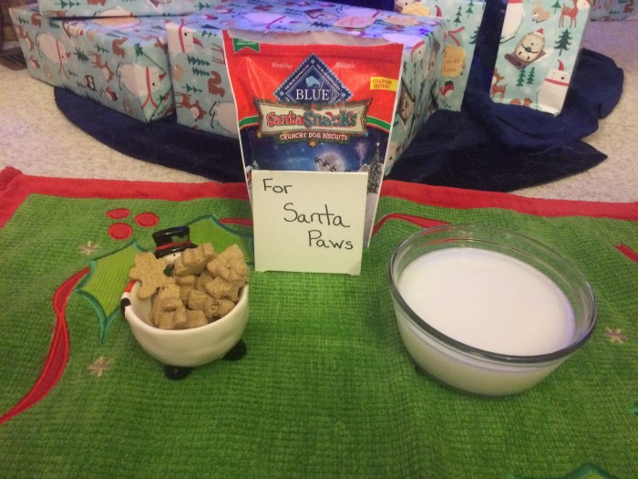 Looking for a fun, holiday treat for your dogs made with all natural ingredients? See why we are preparing for Santa Paws with Blue Buffalo BLUE Santa Snacks! 