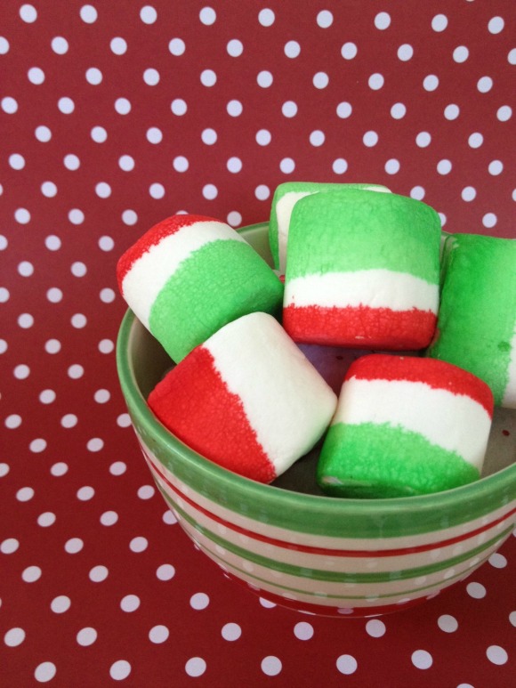 picture of tie dyed holiday marshmallows