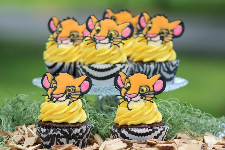 Looking for adorable cupcakes for a Lion King birthday party? Check out our easy to make Lion King Simba Cupcakes here!