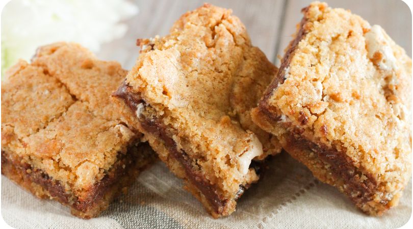 picture of 3 stacked s'more cookie bars