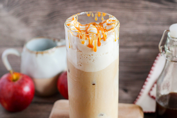 picture of a caramel apple iced latte with recipe ingredients
