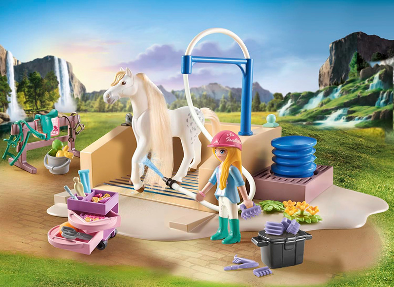 eco-friendly toys with PLAYMOBIL